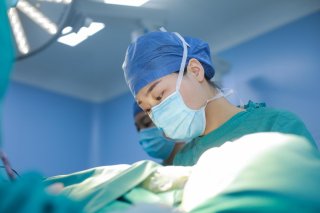 健全家庭生出“小耳”二宝 “理发师前夫埋怨我碰了染发药水”